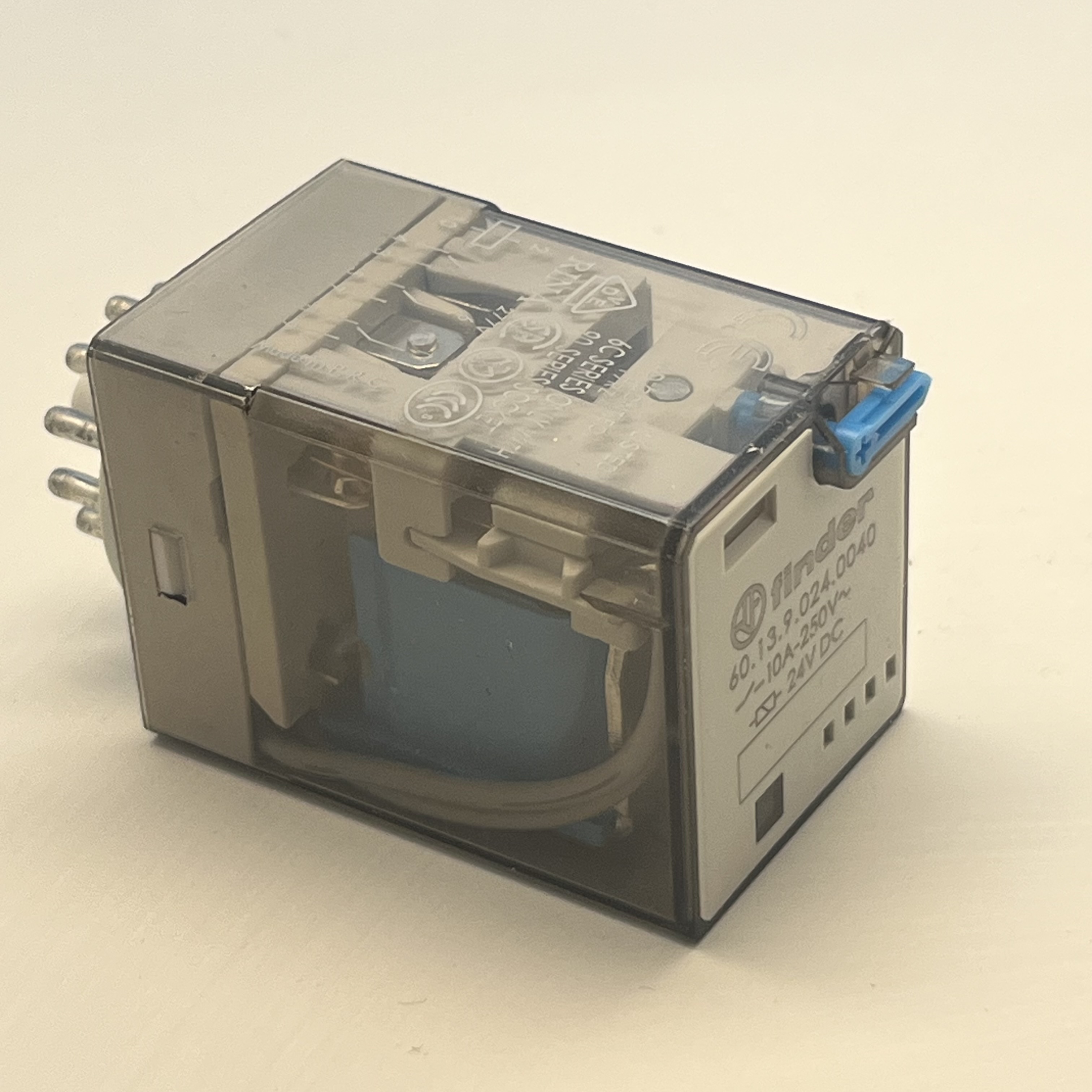 رله فیندر چینی 24 ولت 10 آمپر 8 پایه | Finder 60.13.9.024