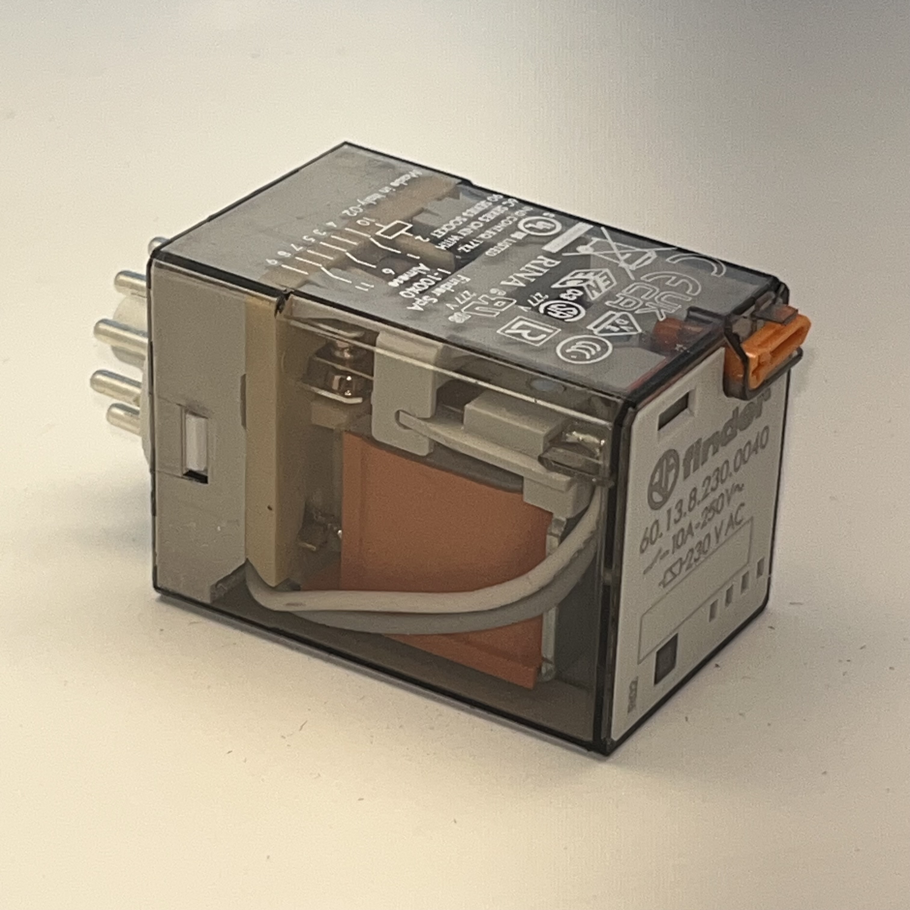 رله فیندر 230 ولت 10 آمپر 11 پایه گرد | Finder 60.13.8.230